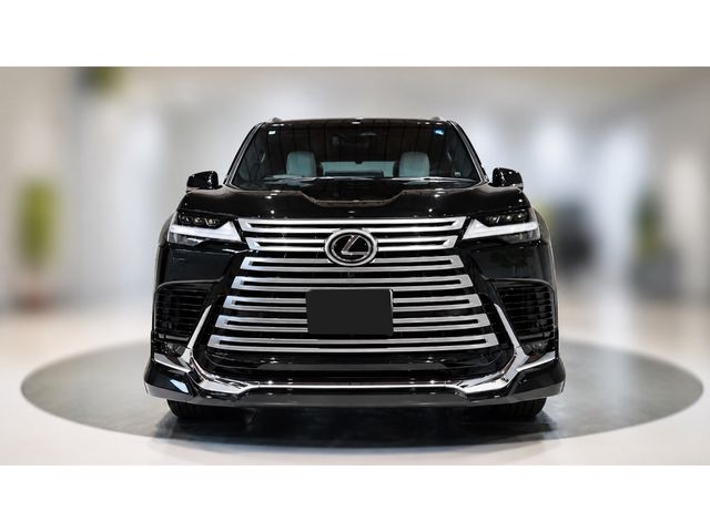 LEXUS LX600