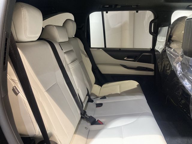 LEXUS LX600
