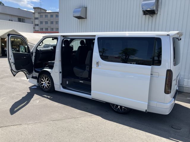 HIACE van 4WD
