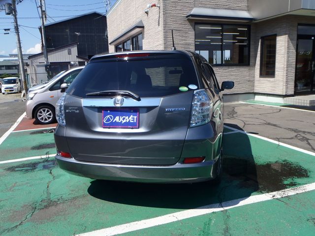 FIT SHUTTLE HYBRID