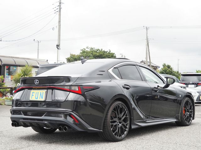LEXUS IS300h