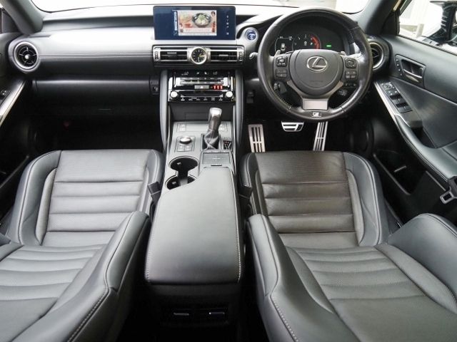 LEXUS IS300h