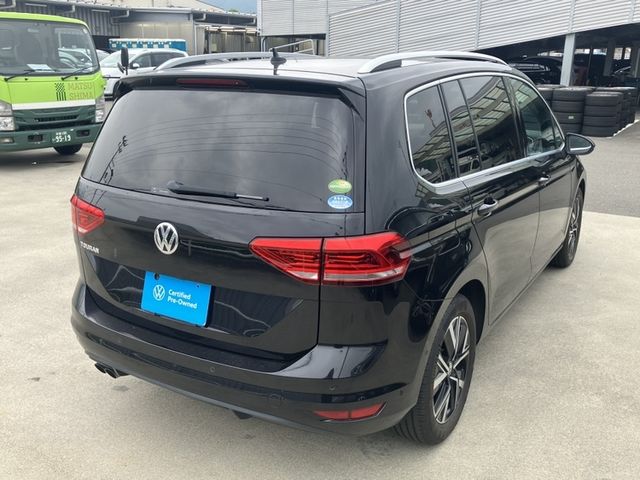 VOLKSWAGEN GOLF TOURAN