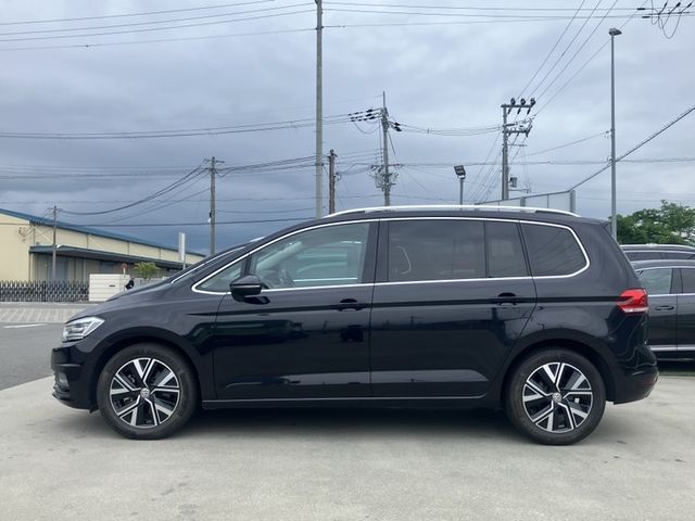 VOLKSWAGEN GOLF TOURAN