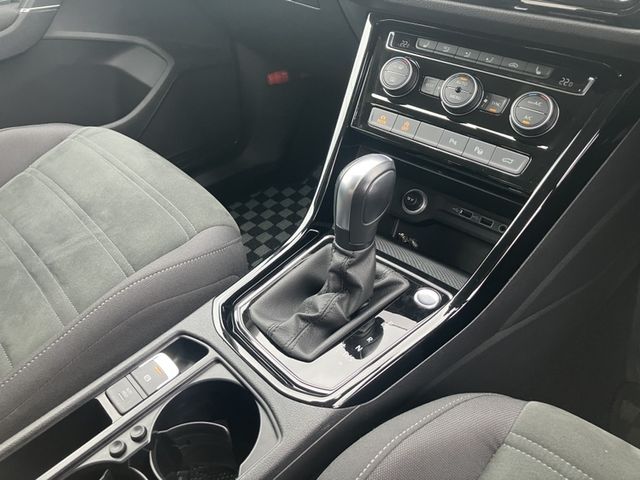 VOLKSWAGEN GOLF TOURAN