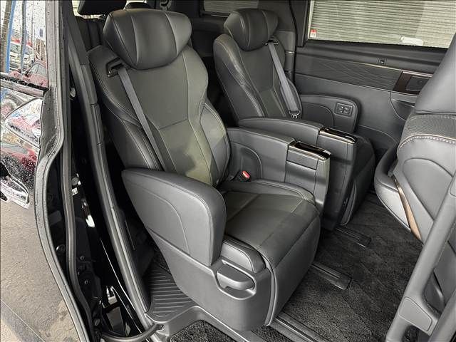 ALPHARD hybrid