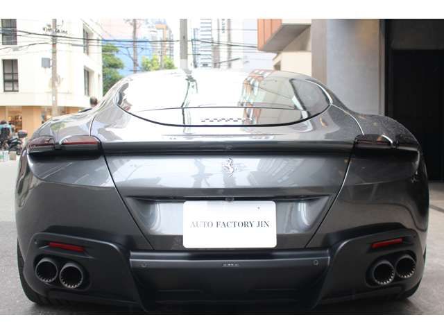 FERRARI Roma