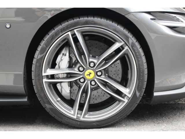FERRARI Roma