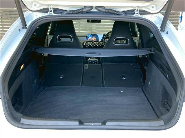 MERCEDES BENZ CLA Shooting Brake