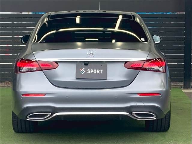 MERCEDES BENZ E class sedan