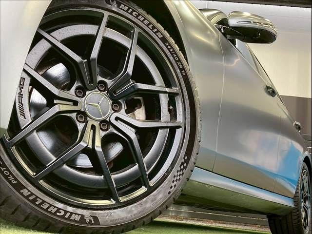 MERCEDES BENZ E class sedan