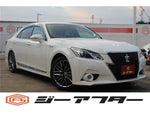 CROWN sedan hybrid