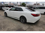 CROWN sedan hybrid