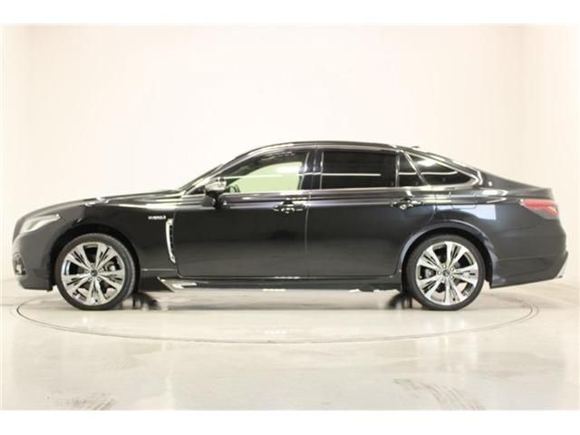CROWN sedan hybrid 4WD
