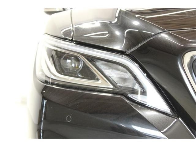 CROWN sedan hybrid 4WD
