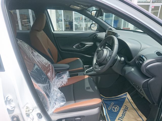 YARIS CROSS HYBRID