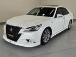 CROWN sedan hybrid