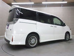 VOXY HYBRID