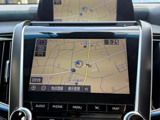 CROWN sedan hybrid