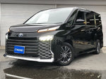 VOXY HYBRID