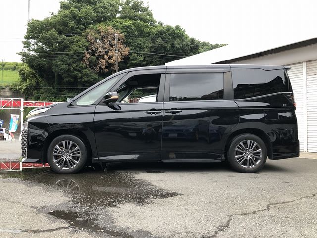 VOXY HYBRID