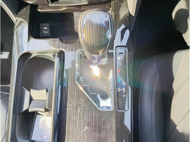 CROWN sedan hybrid 4WD