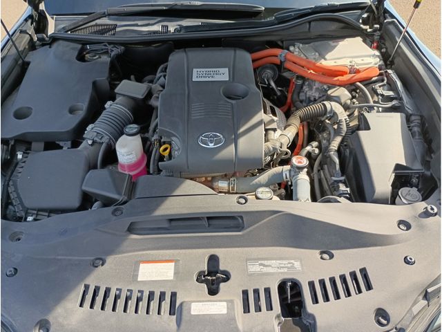 CROWN sedan hybrid 4WD