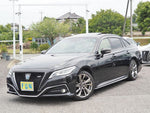 CROWN sedan hybrid