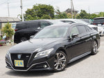 CROWN sedan hybrid