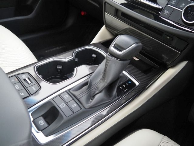 CROWN sedan hybrid