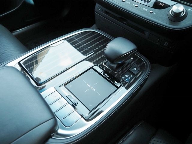 LEXUS LS500