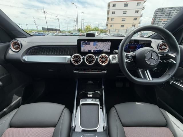 MERCEDES BENZ EQB