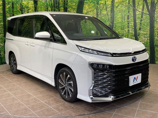 VOXY HYBRID