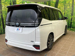 VOXY HYBRID