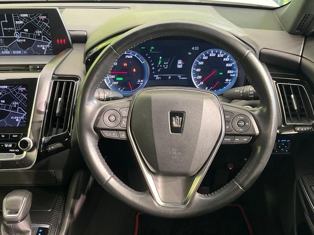 CROWN sedan hybrid