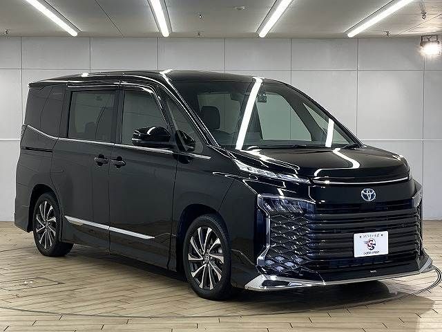 VOXY HYBRID