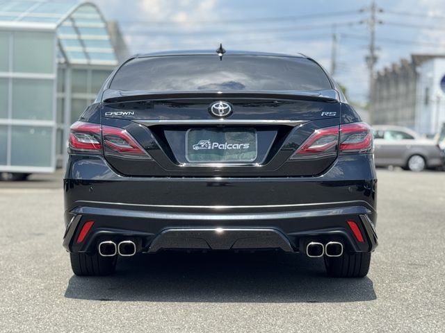 CROWN sedan