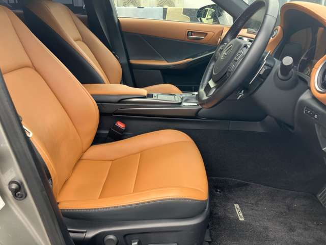 LEXUS IS300