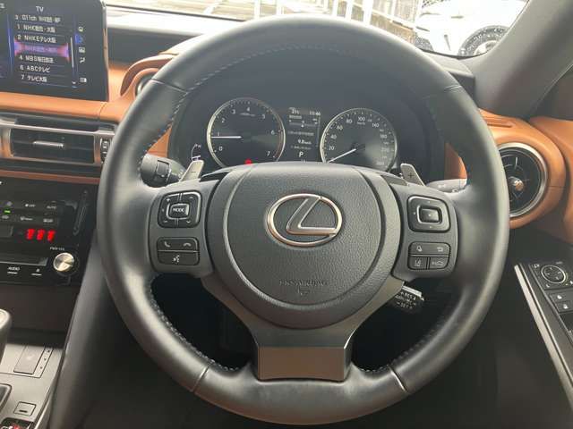 LEXUS IS300