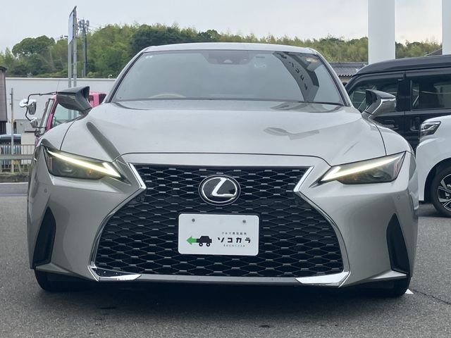 LEXUS IS300