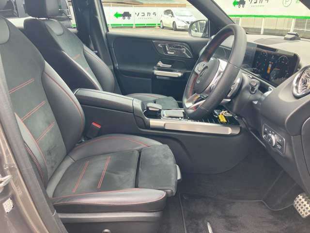 MERCEDES BENZ GLB