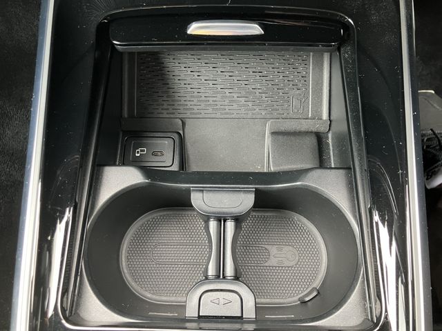 MERCEDES BENZ GLB