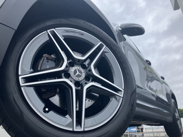 MERCEDES BENZ GLB