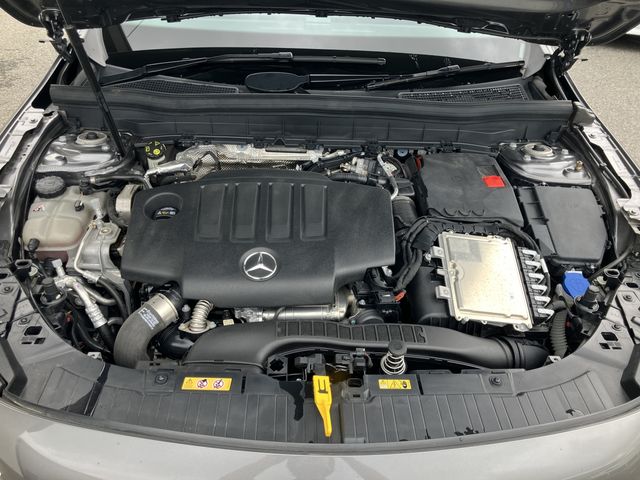MERCEDES BENZ GLB