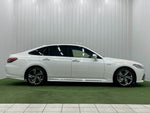 CROWN sedan hybrid