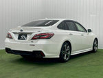 CROWN sedan hybrid