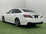 CROWN sedan hybrid