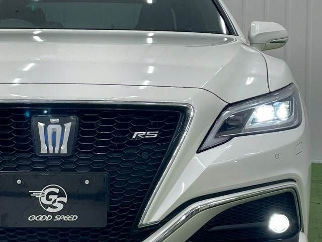 CROWN sedan hybrid