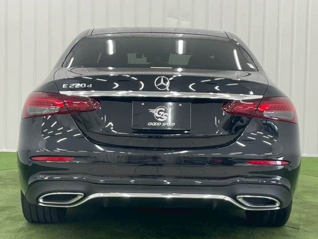 MERCEDES BENZ E class sedan