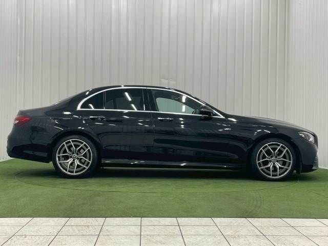 MERCEDES BENZ E class sedan